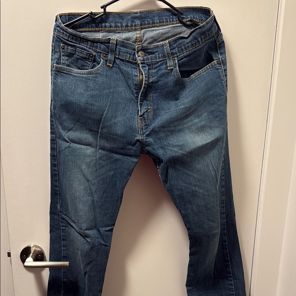Levi's Blue Straight Fit Jeans with Classic Denim Appeal